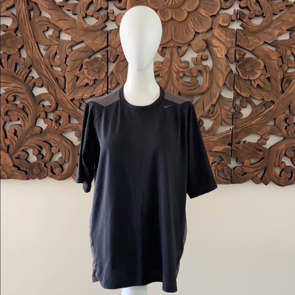 Nike Sphere Dry Tshirt